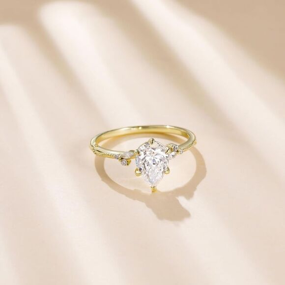 2CT Pear-Shaped Cubic Zirconia Engagement Ring 925 Sterling Silver Bridal Ring - Picture 3 of 5